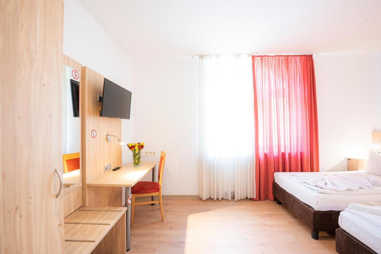 Hotel Astoria Am Urachplatz Stuttgart Exterior foto