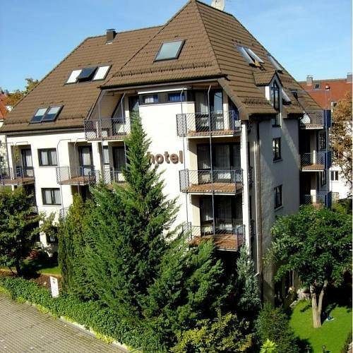 Hotel Astoria Am Urachplatz Stuttgart Exterior foto